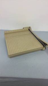 lot 373 image: Paper cutter