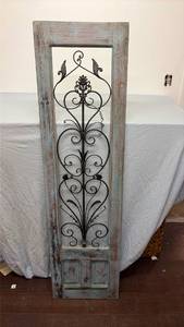 lot 379 image: Decorative wall hanging