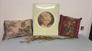 lot 382 image: Pillows, faux flowers, and vintage print