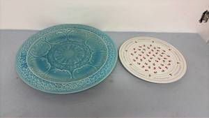 lot 386 image: Decorative plates