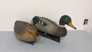 lot 399 image: Duck decoys