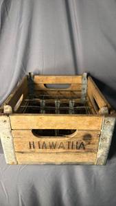 lot 407 image: Hiawatha Wooden Cream Bottle Crate - Stackable