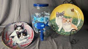 lot 423 image: Sun tea and Five Cat Plates