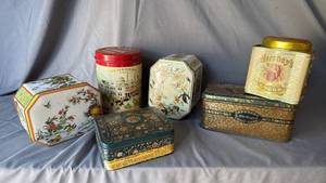lot 435 image: Vintage Tins