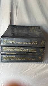 lot 440 image: 1985 Oldsmobile Manuals