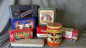 lot 468 image: Decorative Tins