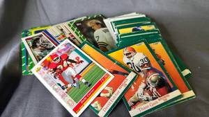 lot 472 image: Vintage Football Cards