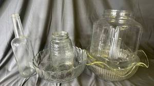 lot 475 image: Clear Glass Bowls and more