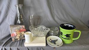 lot 479 image: Vintage Decor & Kawasaki Coffee Mug