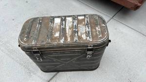 lot 492 image: Mermite Can - vintage US military Mermite insulated food storage container