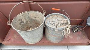 lot 497 image: Minnie Bucket and vintage galvanized tin bucket