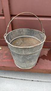 lot 499 image: vintage galvanized metal utility bucket