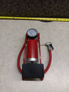 lot 1023 image: Red Hydraulic Floor Jack with Air Pressure Gauge
