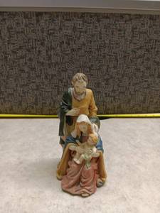 lot 1041 image: Religious Figurine Holy Family Nativity Scene