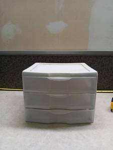 lot 1043 image: Sterilite 3-Drawer Plastic Storage Unit White