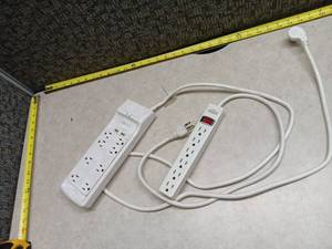 lot 1046 image: Celetech Power Strip with USB Charger 6 Outlet