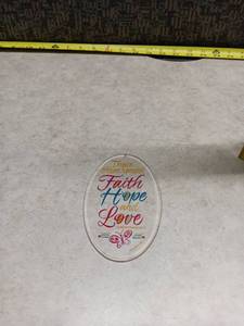 lot 1068 image: Oval Decorative Plaque Faith Hope Love Corinthians 1313