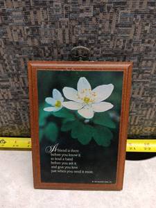 lot 1077 image: 1982 Hallmark Cards Wooden Wall Plaque Friend Flowers