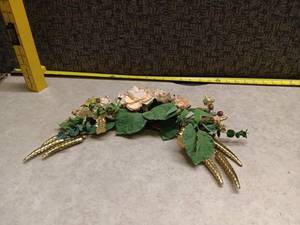 lot 1099 image: Decorative Floral Arrangement with Gold Leaf Accents