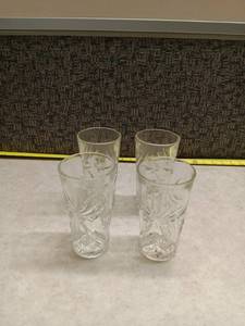 lot 1111 image: Set of 4 Vintage Pressed Glass Drinking Glasses