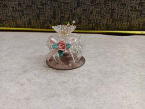 lot 1138 image: Glass Cake Dome with Pink Rose Finial