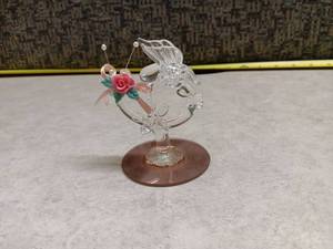 lot 1149 image: Glass Butterfly Figurine w Floral Decoration