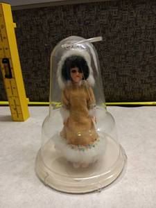 lot 1186 image: Vintage Doll in Display Dome w White Fur