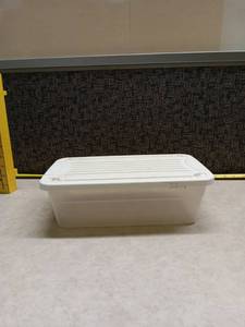lot 1190 image: White Plastic Storage Container with Lid
