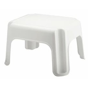 lot 1200 image: Rubbermaid Basic 1-Step Stool White