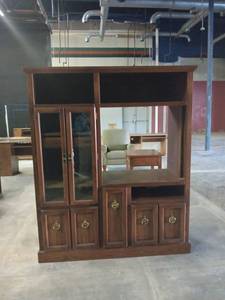 lot 1226 image: Wood Entertainment Center w Glass Doors & Storage