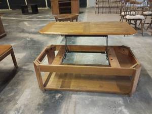 lot 1246 image: Oak Lift-Top Coffee Table with Storage