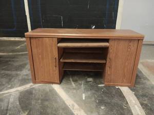 lot 1260 image: Oak Wood Desk with Shelving and Cabinet Storage