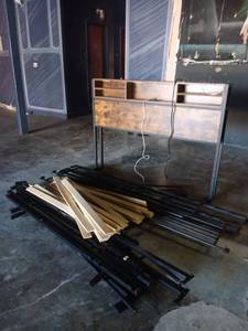 lot 1266 image: Twin Size Bed Frame with Metal
