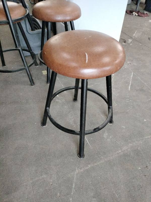 lot 60884 image: Round Vinyl Seat Swivel Bar Stools - 4Ct