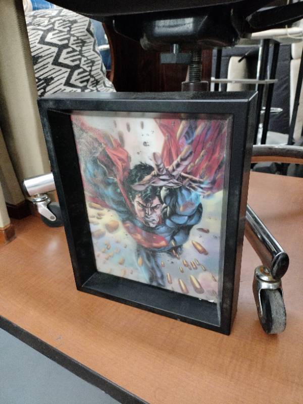 lot 60951 image: Superman 3-D lenticular picture