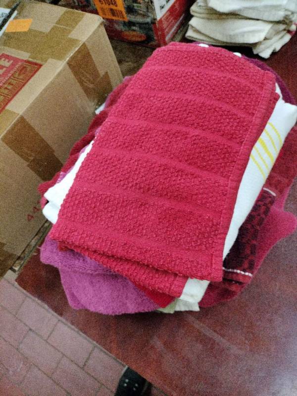 lot 61062 image: Miscellaneous Hand Towels