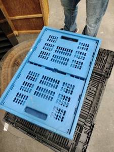 lot 20926 image: Blue Plastic Collapsible Storage Crate