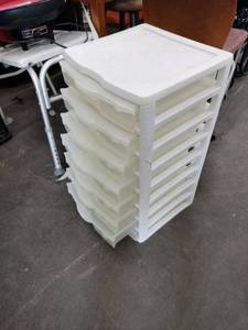 lot 20961 image: Sterelite 8-Tier Craft Cart
