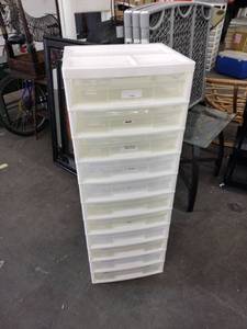 lot 20962 image: Iris USA 11 Drawer Craft Storage Bin