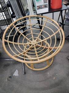 lot 20983 image: Wicker Papasan Chair Base