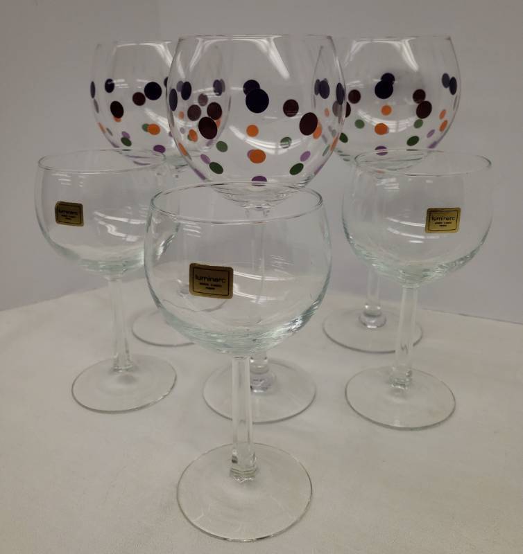 lot 104 image: Set of 3 Retired Pampered Chef Simple Additions Dots Pattern Tall Stem Balloon Wine Goblets - 8 78in T, and 3 Luminarc France Unused Crystal Wine Goblets with Original Stickers