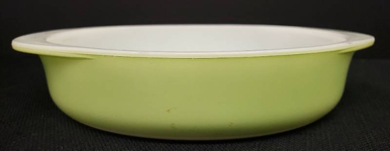 lot 115 image: Vintage Colored PYREX Glass Ovenware BakingCasserole Dish #227 - Lime Green - 8in inner bowl Width - 10in W with Tab Handles