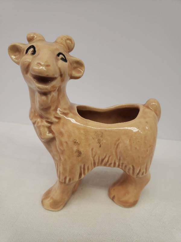 lot 130 image: Vintage 1950s Kitsch Tan Ceramic Happy Billy Goat Planter - 5in T