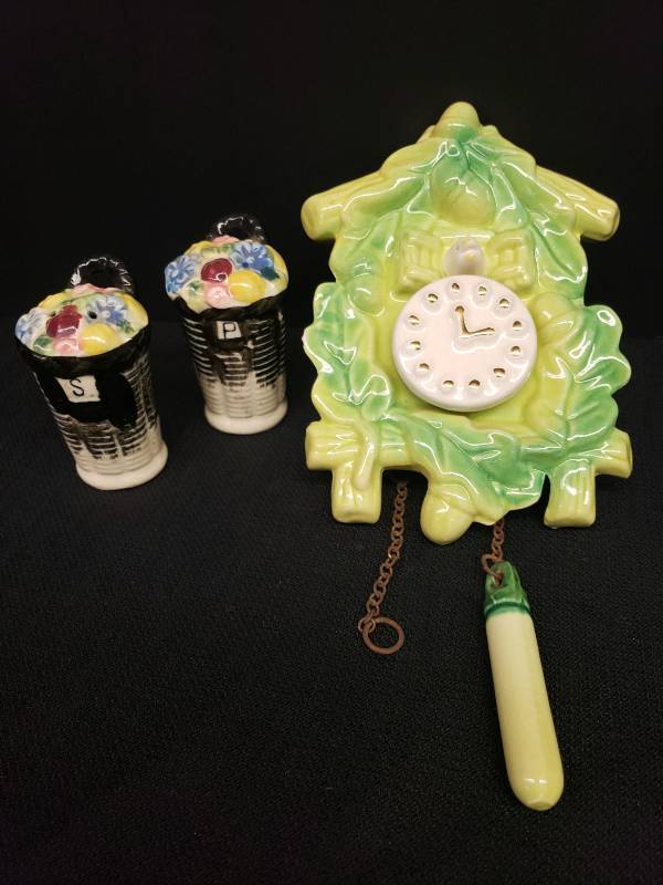 lot 134 image: Vintage Hand Glazed Ceramic Cuckoo Clock Wall Pocket Planter - 10.25in T, and Handpainted Ceramic Flower Basket Salt & Pepper Set - 3in T