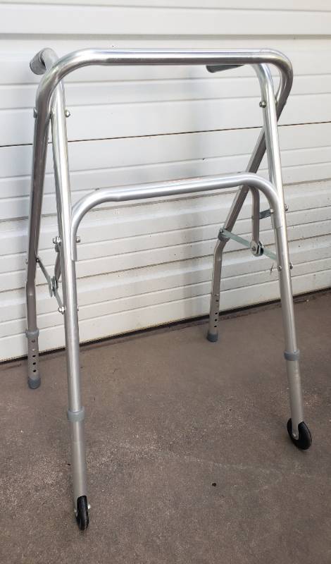 lot 80 image: FoldingAdjustable Aluminum Walker
