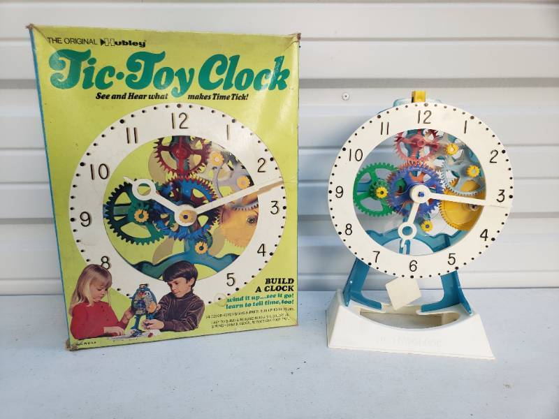 lot 154 image: Vintage 1971 HubleyGabriel Tic-Toy Clock Childrens Learning Toy in Original Box - Clock Assembled is 11.25in T x 8in W