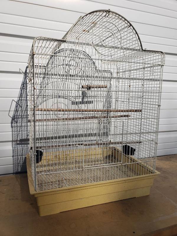 lot 163 image: Extra Large Vintage White Metal Bird Castle Cage - 24in W x 18in D x 32in T