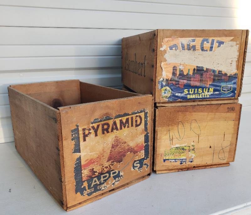 lot 183 image: 3 Vintage Wood Fruit Shipping Crates with Original Labels - Largest is 19.5in L x 12in W x 11in T