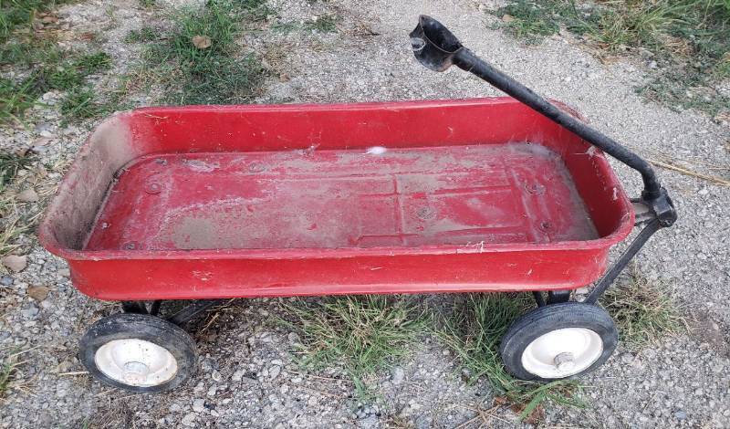 lot 37 image: Vintage Red Metal Wagon - with Original Swivel Pull Handle - 40in L x 18in W x 14in T