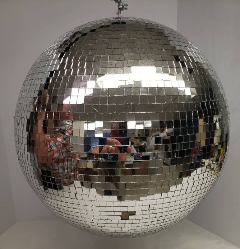 lot 87 image: Extra Large Vintage Commercial Over Dance FloorTheatricalDisco Mirror Ball - 22in W